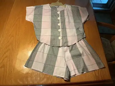 VÊTEMENTS D'ÉTÉ POUR FEMMES ET AUTRES, View more