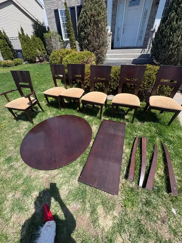 dinning set in Dining Tables & Sets in Laval / North Shore - Image 2