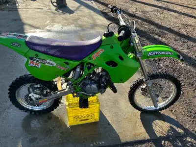 1993 kawasaki kx80 Runs amazing Freshly re sealed engine $1700 obo