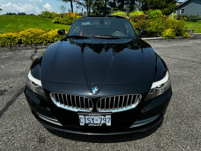 2011 BMW Z4 convertible in Cars & Trucks in Barrie - Image 10