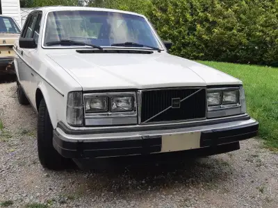 Only 162,237 km The frame and floor is in good shape. Small blemishes in original paint. Serious inq...