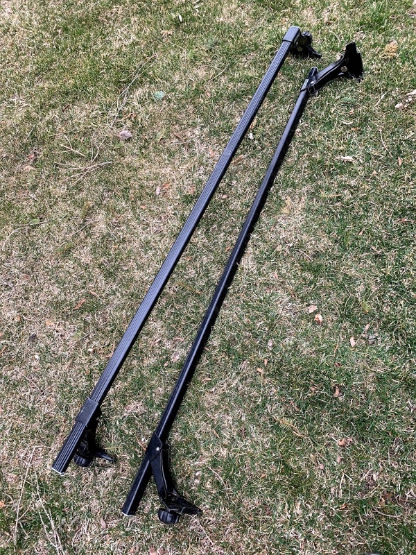 Thule Crossbars roof rack rain gutter Jeep wrangler, gladiator e