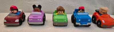 5 Fisher Price Little People. Very good condition. Located in West End Halifax. $15