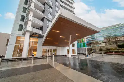 One bedroom condo near King George skytrain