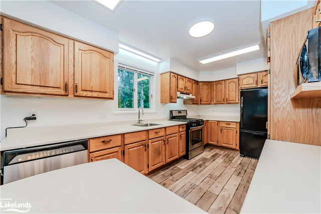 Muskoka: Year-Round Port Carling Residence. in Houses for Sale in Muskoka - Image 4