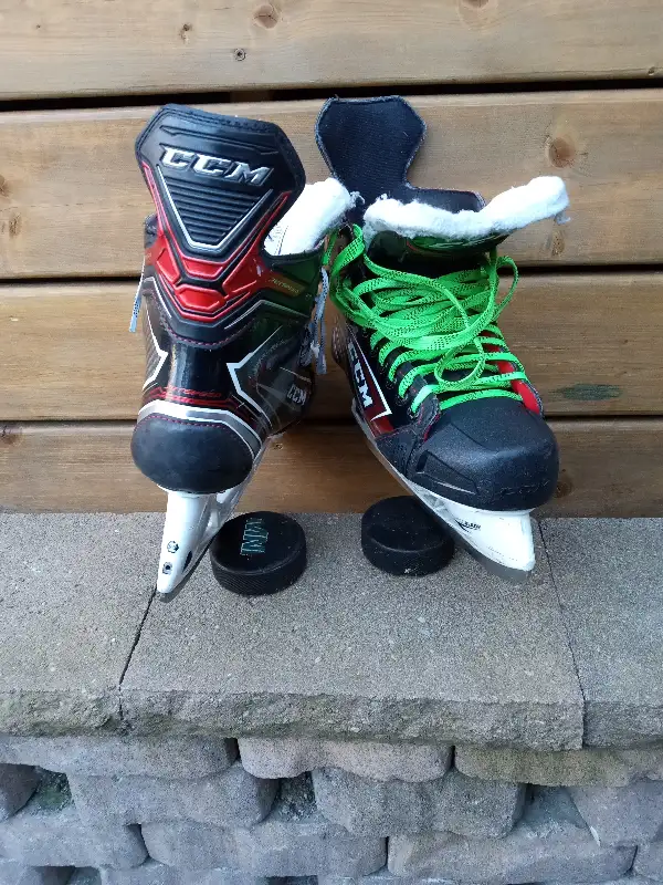 ccm jetspeed ft460 senior hockey skates sz.8.5 skate $80 Width D in Hockey in City of Toronto - Image 8
