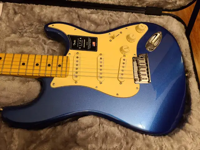 Fender American Ultra Stratocaster – Cobra Blue (Brand New)63234473828099122