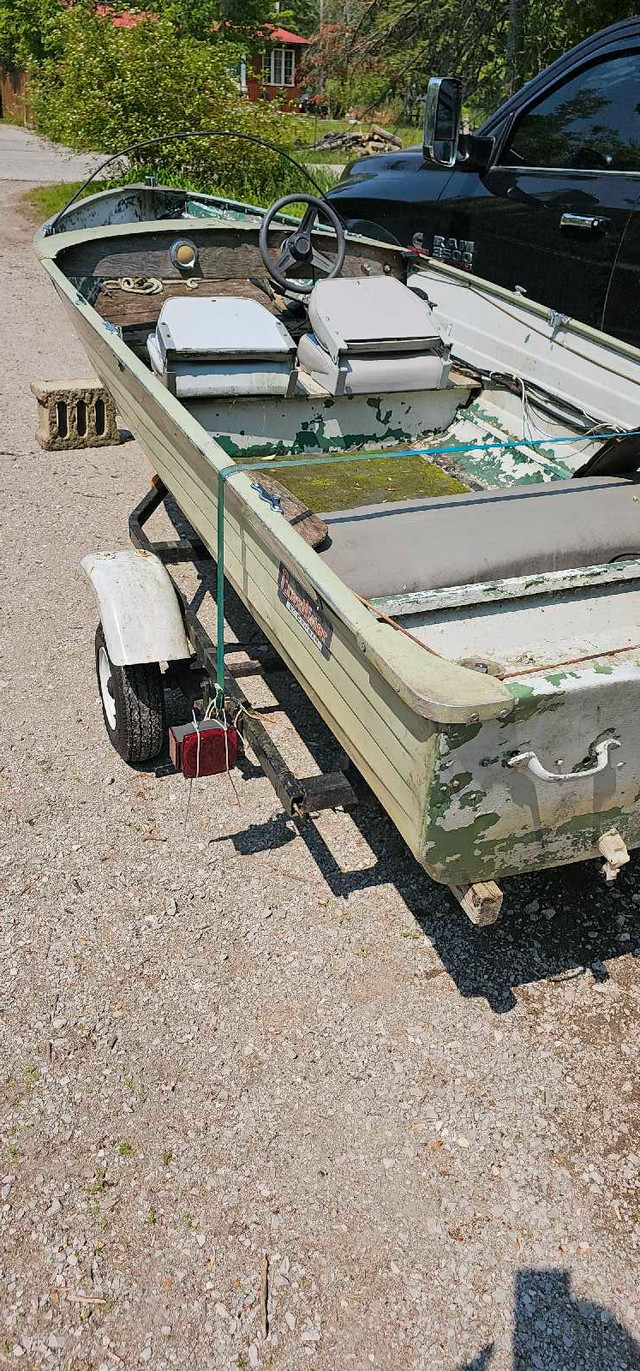 14 ft aluminum with 20hp mercury in Powerboats & Motorboats in Barrie