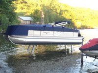 South Bay 522 FCR Pontoon Boat