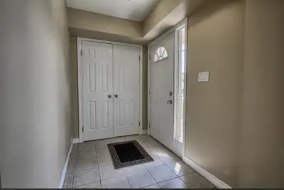 Female Student Room for Rent Near Western - $900
