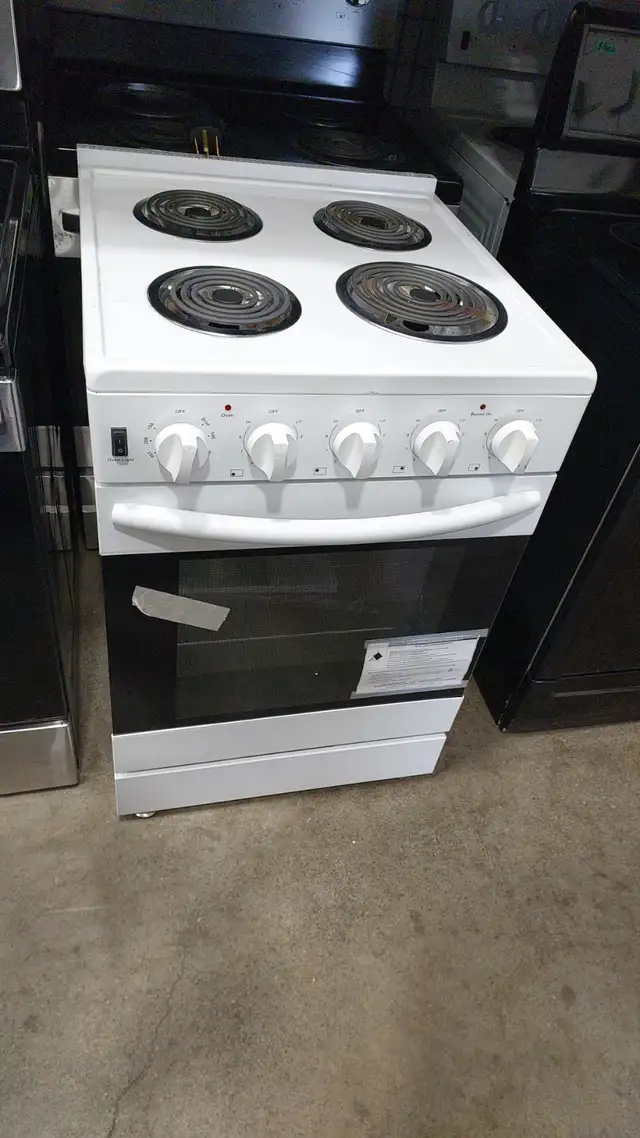 Element 24" Electric Stove | New Open Box | Only $525 in Stoves, Ovens & Ranges in Mississauga / Peel Region - Image 2