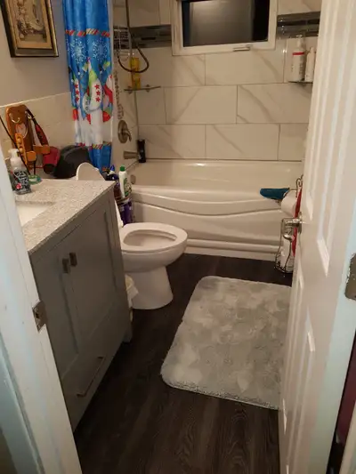 Room For Rent east saint john minutes from Irving Refinery, NBCC, Mall.Clean Bright fully furnished...