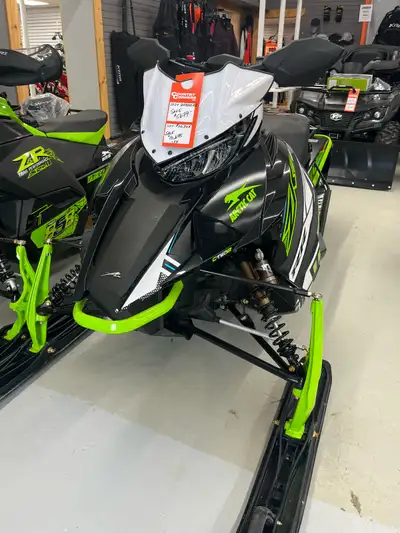 New Arctic Cat ZR8000 RR 137 ES 0 Km’s List - $22,374 Save $6479 Sale Price $15,895 Plus Freight and...