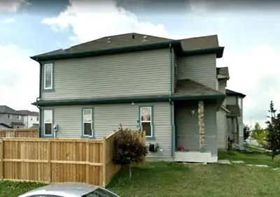 NO REALTOR PLEASE! - This Property is NOT for Sale. Note: This house is not pet-friendly and the bas...