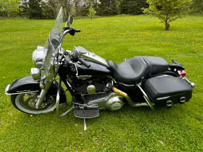 2nd owner, US bike purchased from Robinson Motorcycles in Windsor 103 ci engine Gently driven, store...