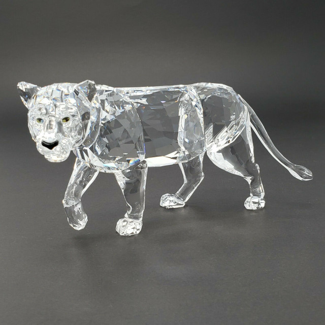 SWAROVSKI CRYSTAL FIGURINE ~ LION MOTHER ~ MINT CONDITION IN BOX in Arts & Collectibles in Thunder Bay - Image 2