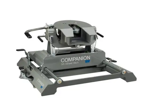 5th Wheel Hitch in RVs & Motorhomes in Vernon - Image 2