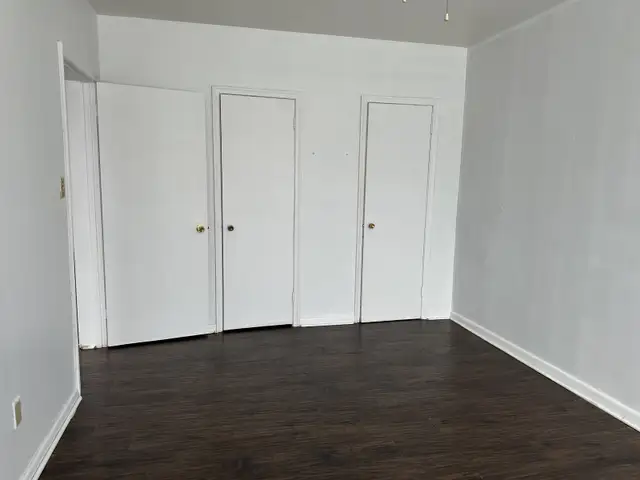 Spacious & Bright 2 Bedroom Apartment in Royal York & Mimico