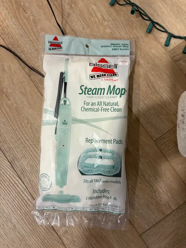 Bissell steam mop and 2 extra pads in Vacuums in Oakville / Halton Region - Image 5