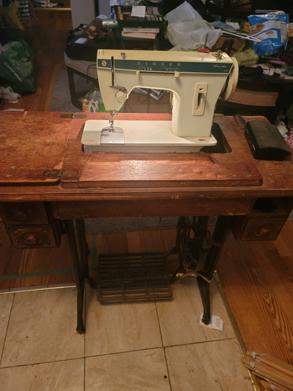 Vintage Sewing Machine Table in Hobbies & Crafts in St. Catharines