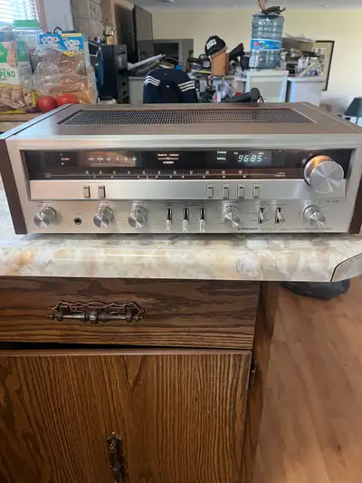Pioneer SX-820 Stereo Receiver, View more