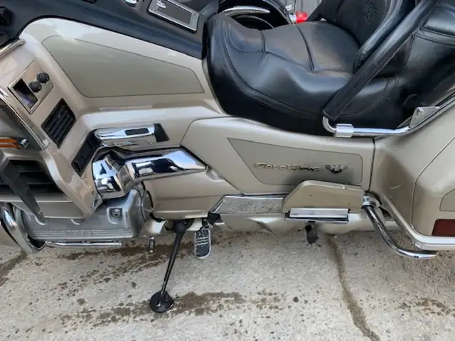 Honda Goldwing GL 1500 - 1998 in Touring in Gatineau - Image 6