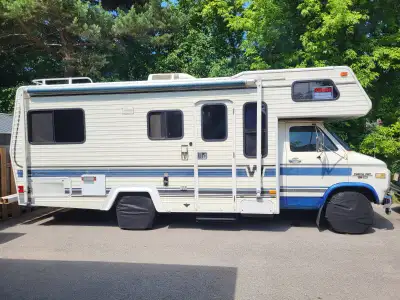 1984 "Minnie Winnie" Certified in June 2024 New rad, tune up, plugs, wires, carburetor Ice cold air,...