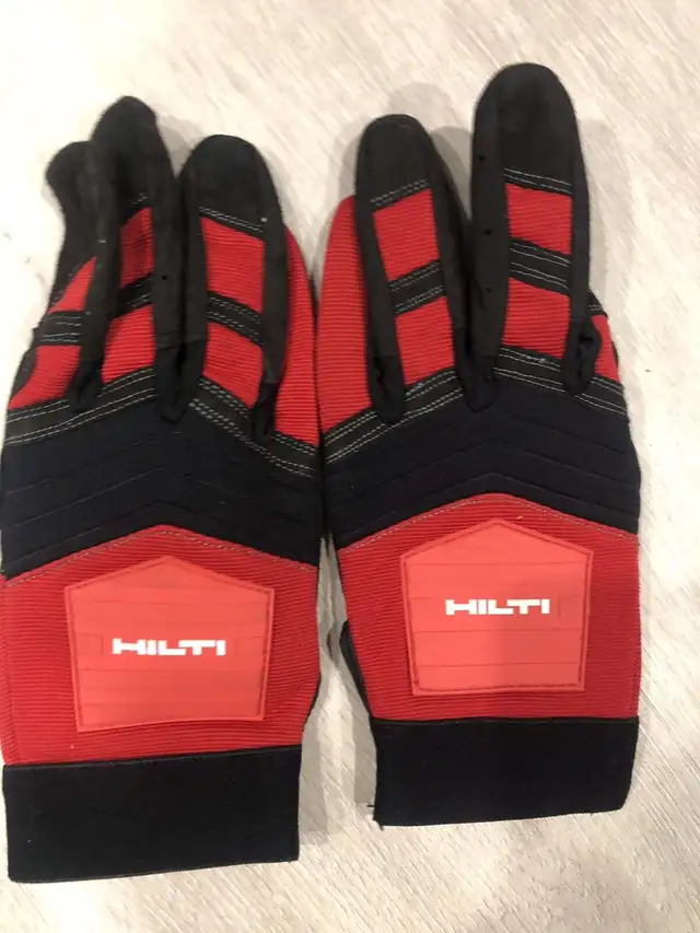 Hilti gloves in Other in Oshawa / Durham Region - Image 2