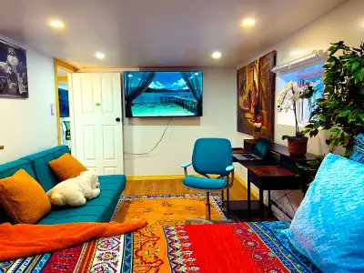 Version Française : RABAIS TEMPORAIRE : 50 % DE RÉDUCTION SUR LE PREMIER MOIS ! ✔ Chambre lumineuse...