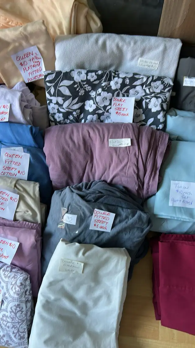 Double full linens sheets, blankets etc in Bedding in Oakville / Halton Region - Image 5