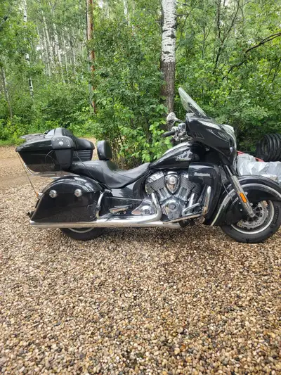 Good shape, loaded Roadmaster, heated seats, heated grips, power windshield, power locks, 4900kms