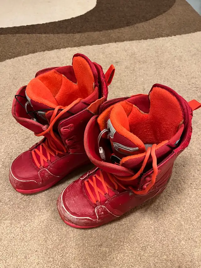 Snowboard Boots - Wm 9.5 in Snowboard in Calgary - Image 3