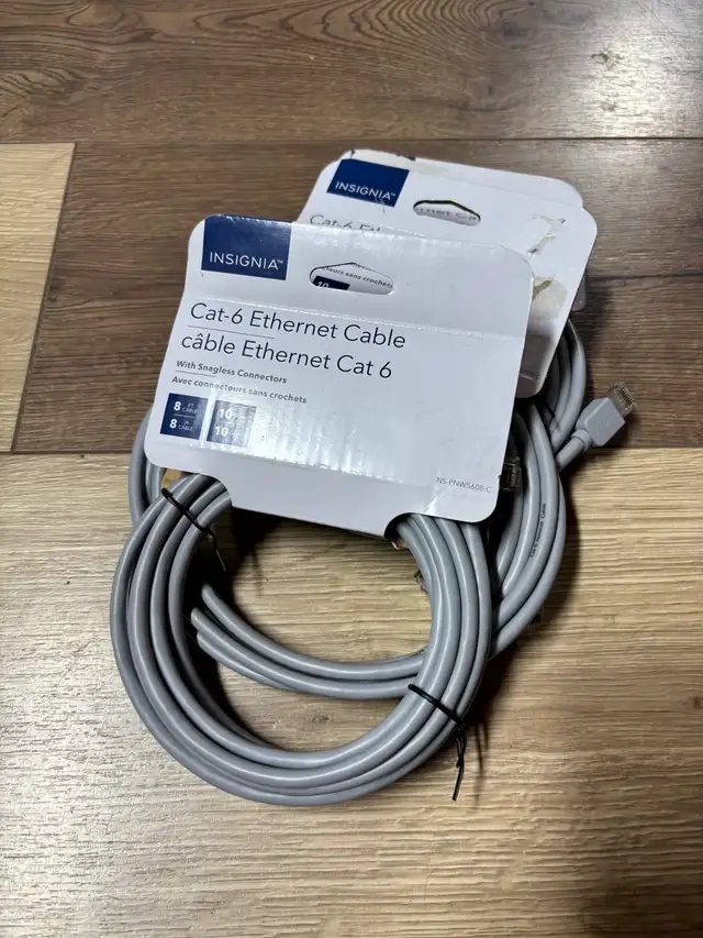 Insignia 2.4m (8 ft.) Cat6 Ethernet Cable - Grey in Cables & Connectors in Cambridge - Image 2