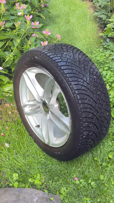Nokian R5 Hakkapelitta Winter tire kit Pneus hiver 225-50-17 (7.5”) ET 32-35 Jantes 112x5 (7.5") ET3...