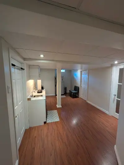 1 Bedroom w/private washroom and kitchenette