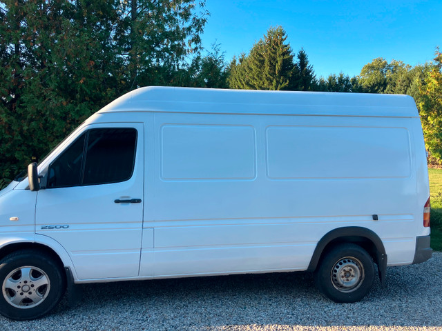 2006 Dodge Sprinter Van 2500 in Cars & Trucks in London - Image 2
