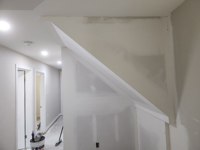 Taping/Drywall in Drywall & Stucco Removal in St. Catharines - Image 4