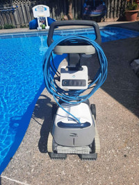 PENTAIR PROWLER DOLPHIN 920 ROBOTIC POOL CLEANER WITH CADDY CART
