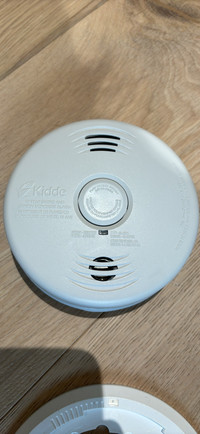 Kiddie Carbon & Smoke Alarm Exp Sept 2032. 120VAC. 30v Battery