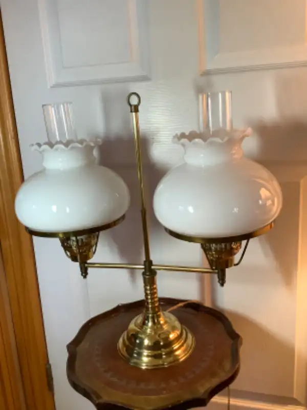 Vtg Mid Century Double Arm Brass Student Lamp Milk Glass Shades in Indoor Lighting & Fans in Belleville - Image 10