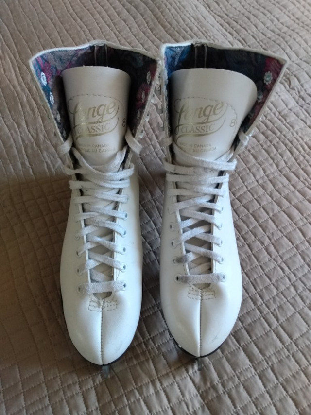 FIGURE SKATES WOMEN SIZE 8 $15 in Skates & Blades in City of Toronto - Image 2