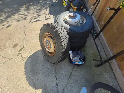 These vintage GMC tires and rims come in a 7.50-16 LT size, perfect for your restoration project or...