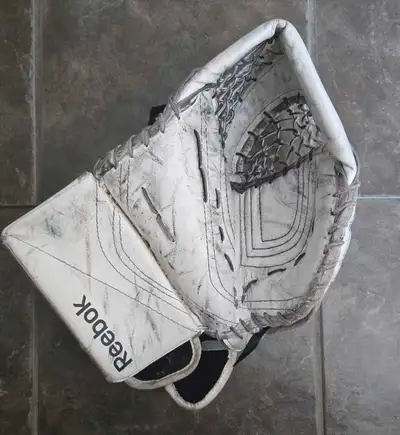 Reebok XLT24 Junior trapper, View more