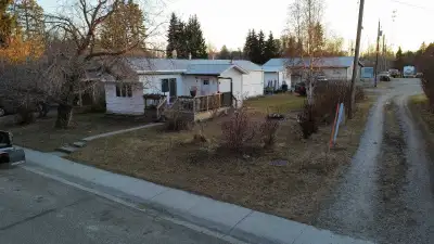 Would like to sell my mobile home is on it own lot in peers alberta. Renter is moving out. Trailer c...