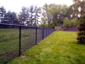 Black vinyl coated chain link fence material sale in Decks & Fences in City of Toronto - Image 2