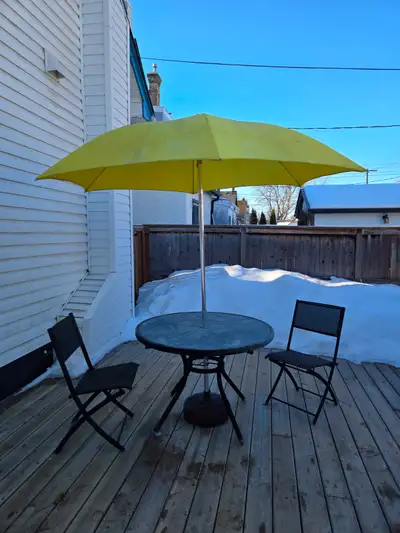 PATIO FURNITURE SET - SOLD AS SET ONLY -42" ROUND TABLE, 29" high WITH FROSTED GLASS TOP -8FT YELLOW...