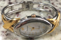 Solitaire Quartz Bracelet Women's Watch (Needs New Batteries)