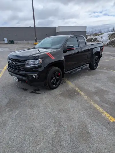 2022 COLORADO DELIVERED IN 2023, 4X4 REDLINE EDITION, V6 310HP, TOW PACKAGE, TONNEAU COVER,STEP BARS...
