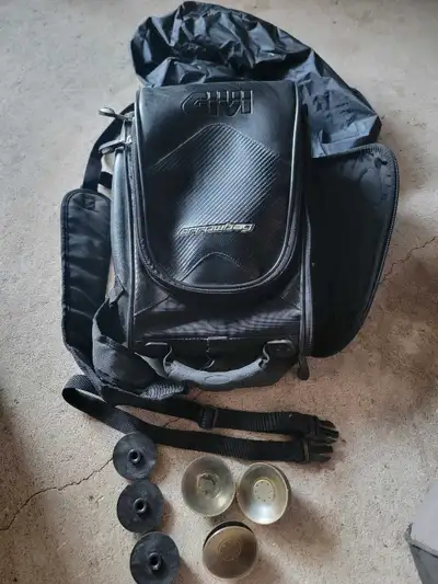 GIVI Arrowbag for non-metallic tanks. Comes with 3 suction cups (with tool and extra cup), carrying/...