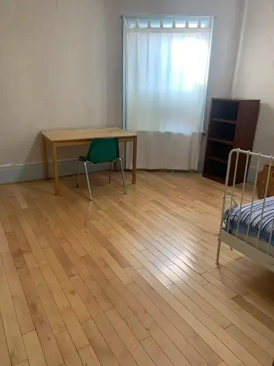 Room For Rent